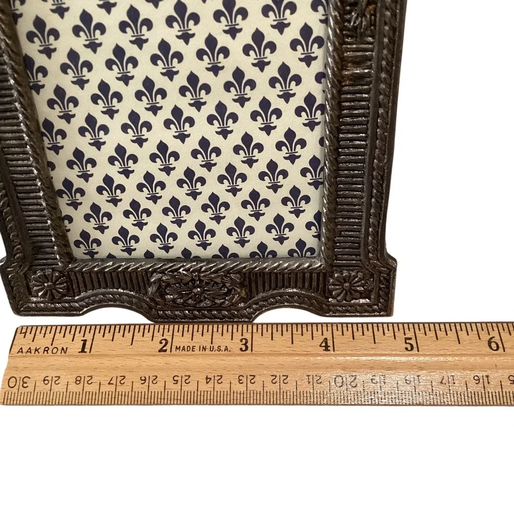 Vintage Style Ornate Silver Tone Metal Picture Frame Laurel Wreath 5x7 Inch